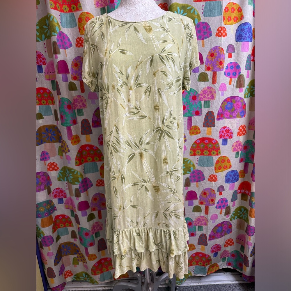 Bishop St. Apparel Tiered Dress. Medium
